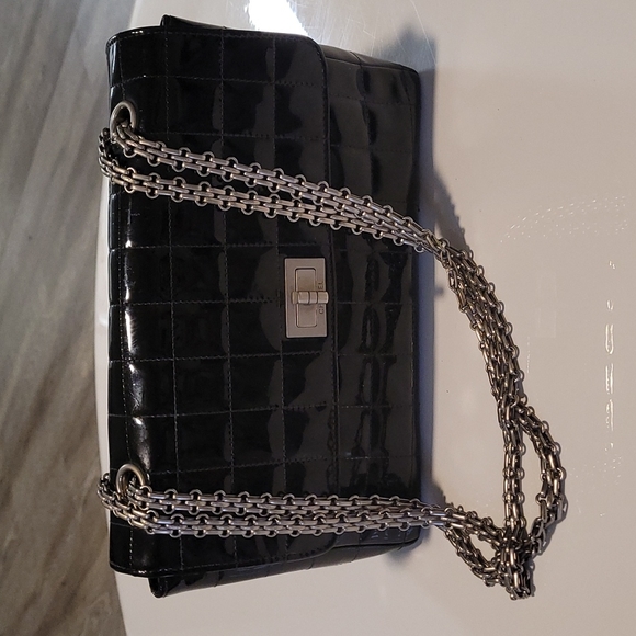 CHANEL (AUTHENTIC) - Picture 1 of 5
